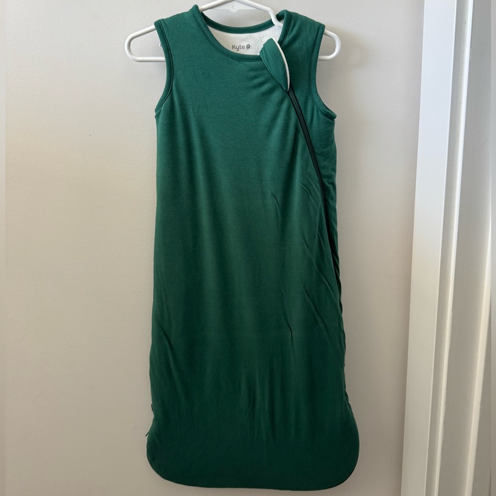 LIKE NEW Kyte Baby Sleep Sack Discontinued Emerald — Small, 1.0 TOG